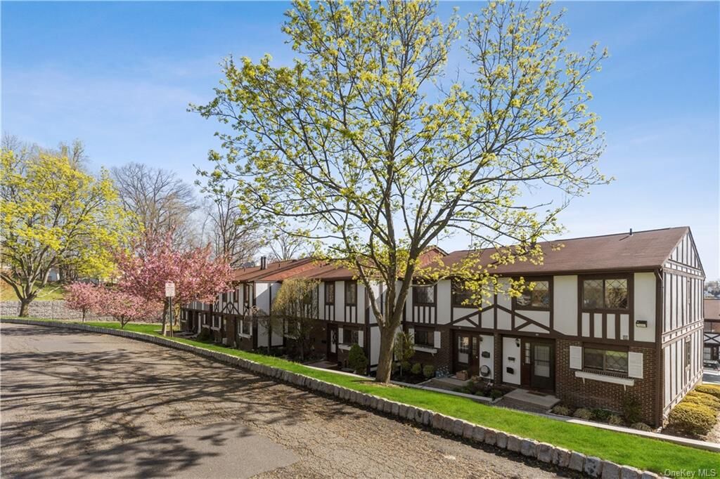 Property Photo: 60 Buckingham Court NY 10970
