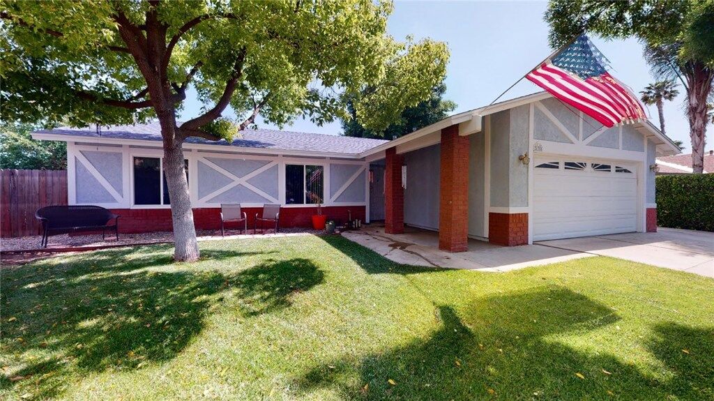 Property Photo:  26305 Chatsworth Court  CA 92586 