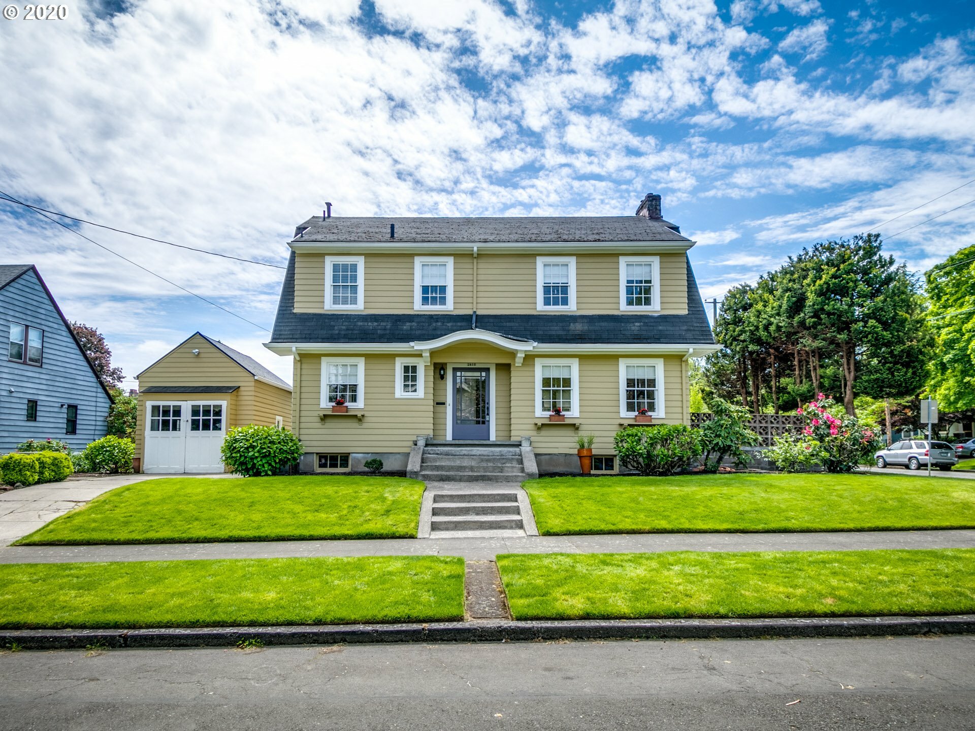 Property Photo:  2610 NE Klickitat St  OR 97212 