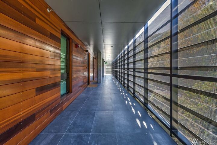 Property Photo:  1307 Harbor Ave SW 404  WA 98116 