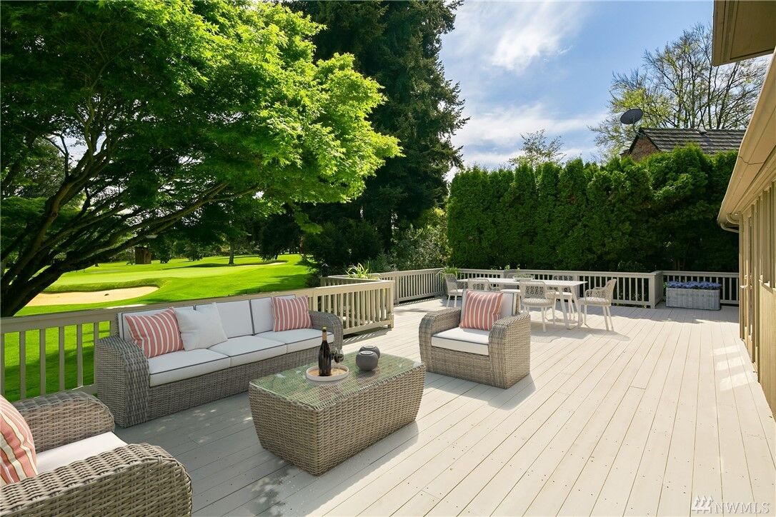 Property Photo:  1420  Broadmoor Drive E  WA 98112 