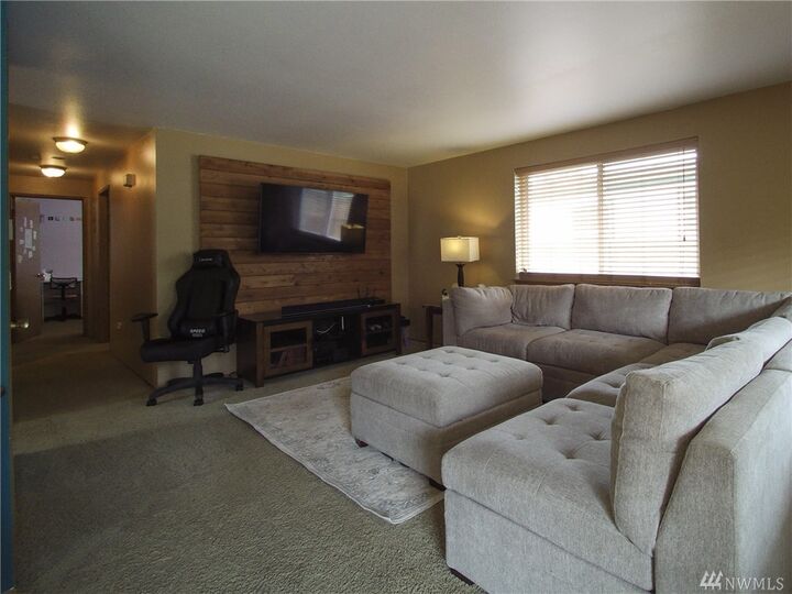 Property Photo: 1625 W 11th Street WA 98363