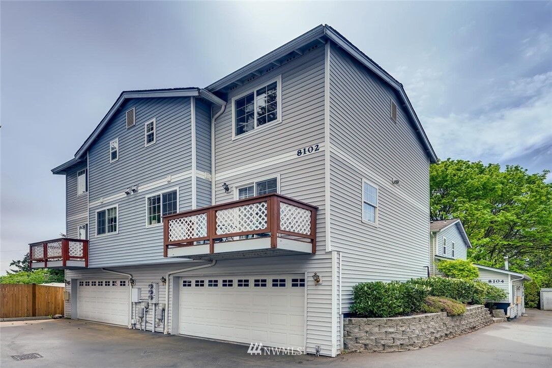 Property Photo:  8102  242nd Street SW B  WA 98026 