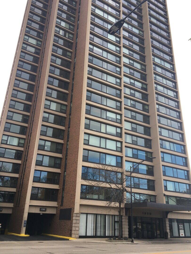 Property Photo:  1850 North Clark Street 710  IL 60614 