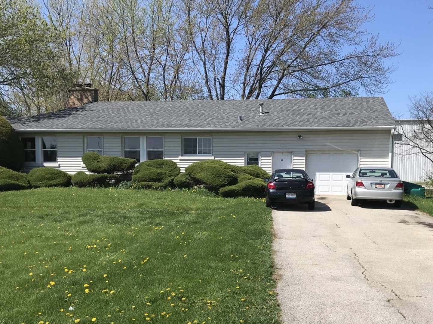 Property Photo:  60 East Hintz Road  IL 60090 