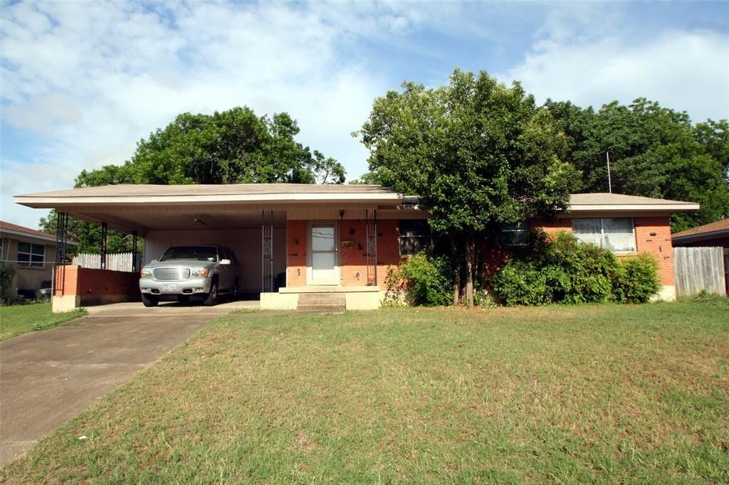 Property Photo: 4116 Church Drive TX 76135