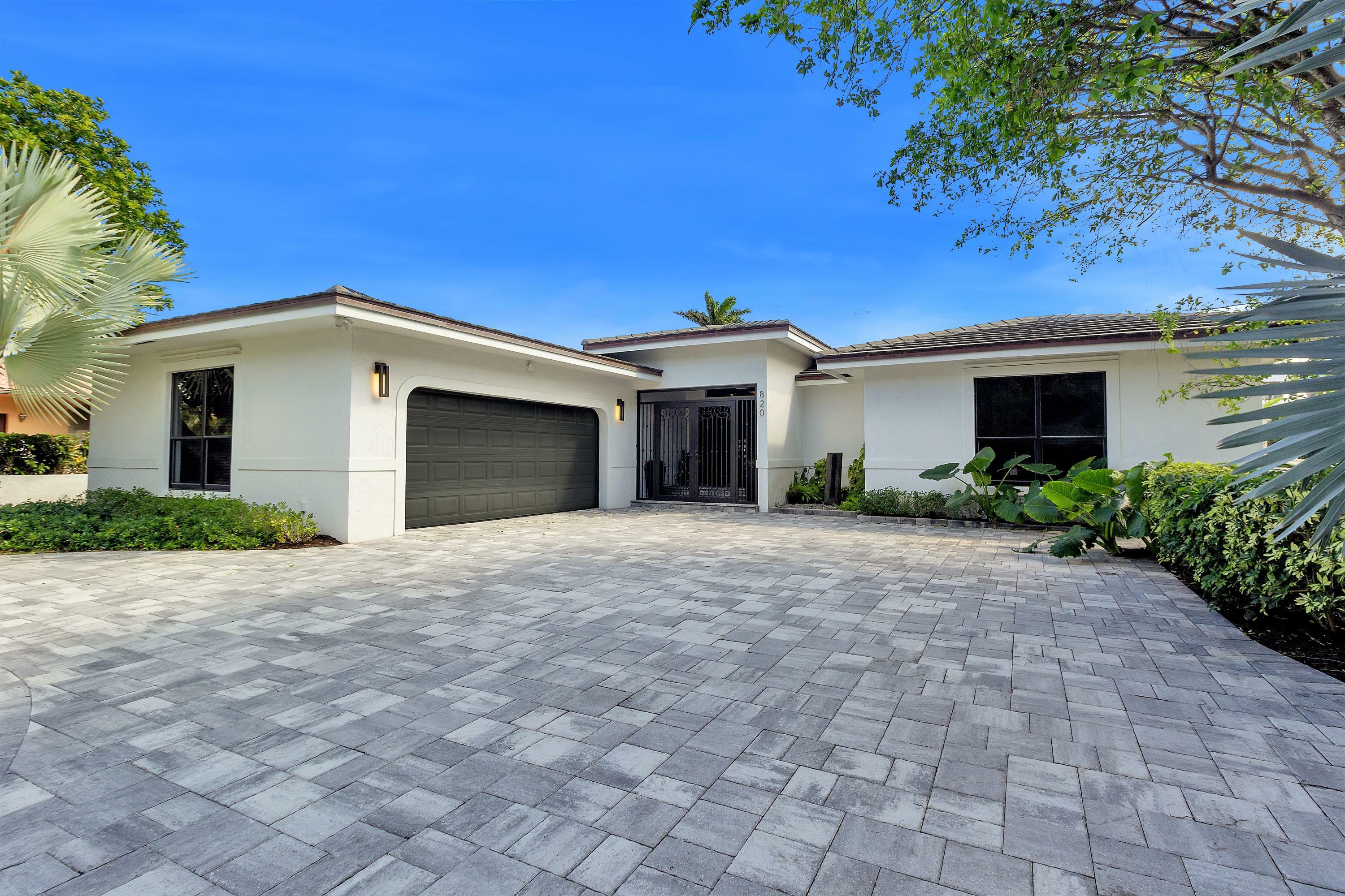 Property Photo: 820 N Atlantic Drive FL 33462