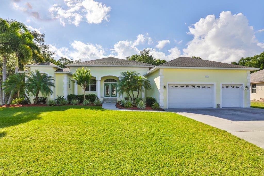 Property Photo:  417 Island Cay Way  FL 33572 