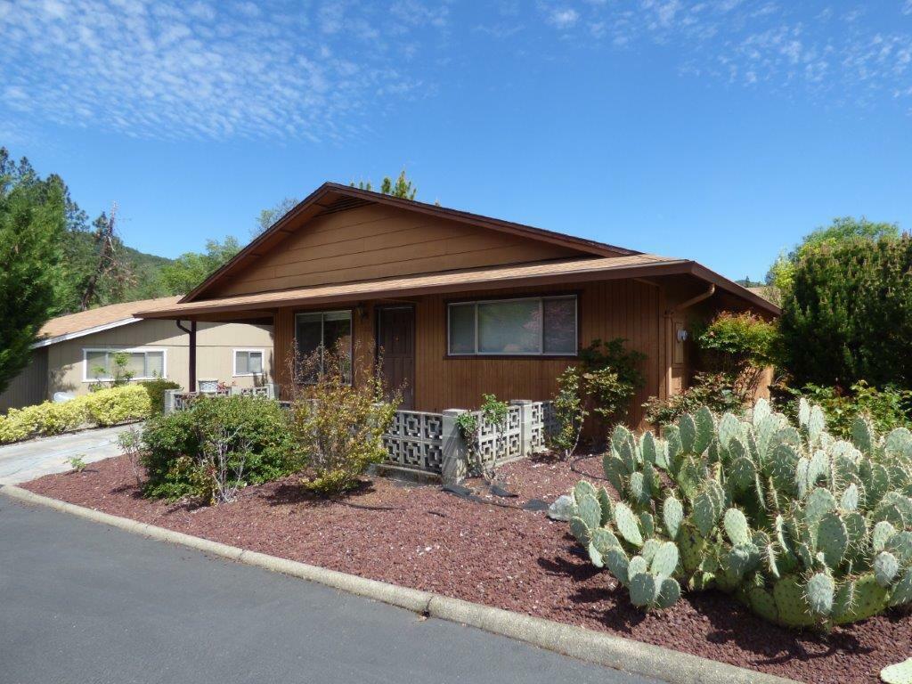 Property Photo: 100 Brookside Court OR 97537