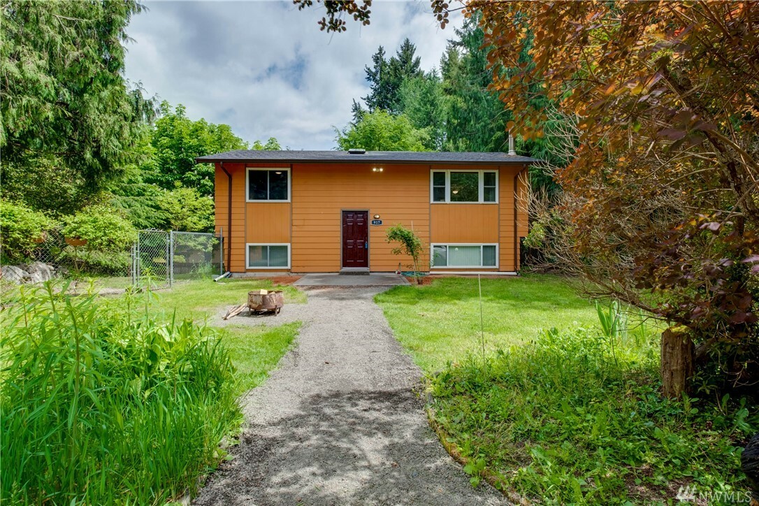 Property Photo:  917 SE Alaska Ave  WA 98366 