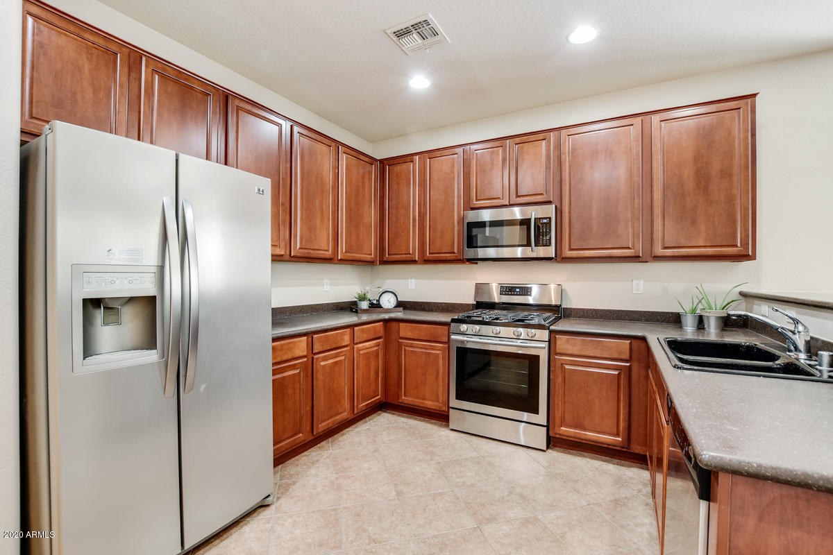 Property Photo:  18652 W Turquoise Avenue  AZ 85355 