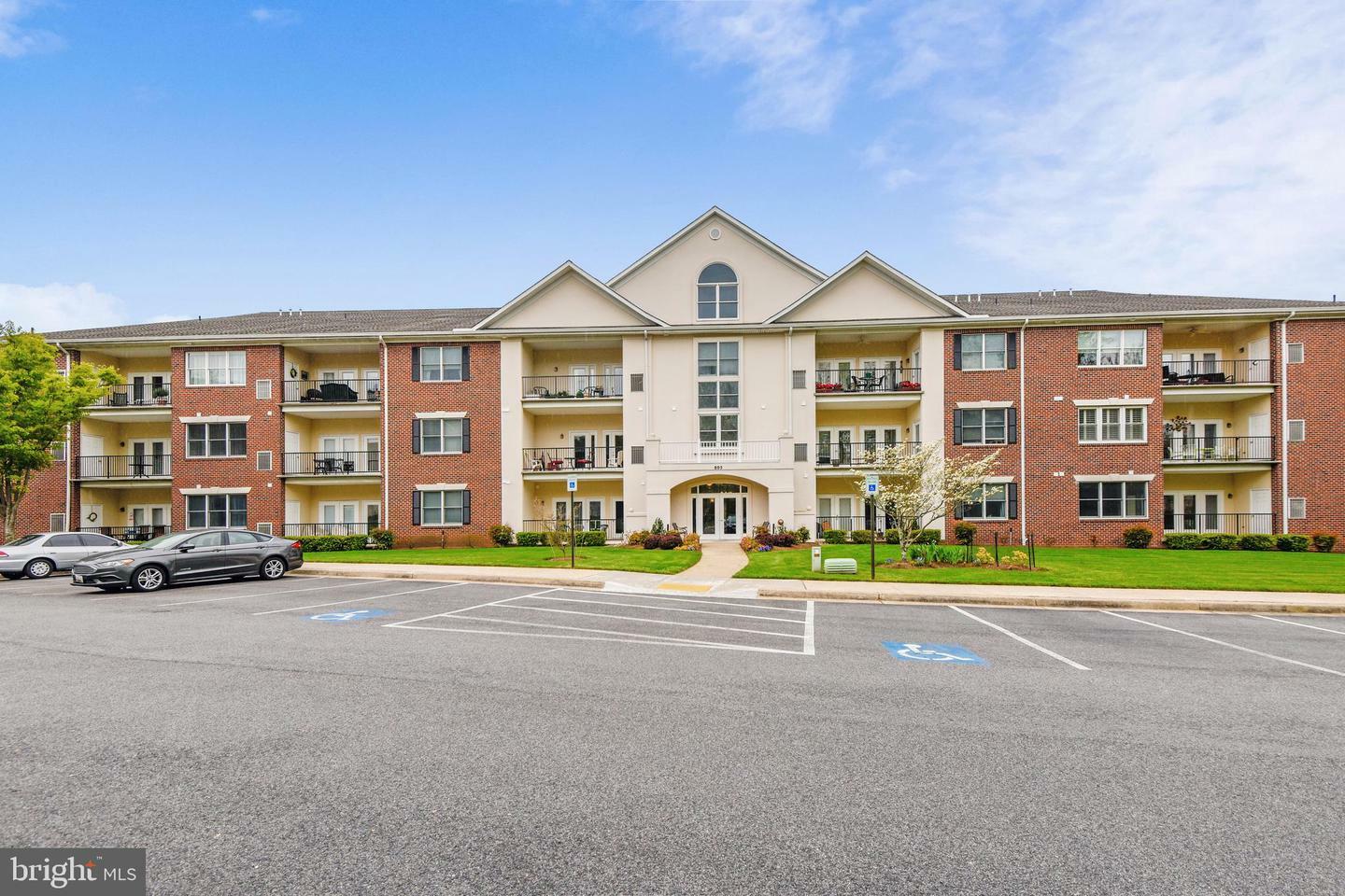Property Photo: 805 Coxswain Way 105 MD 21401