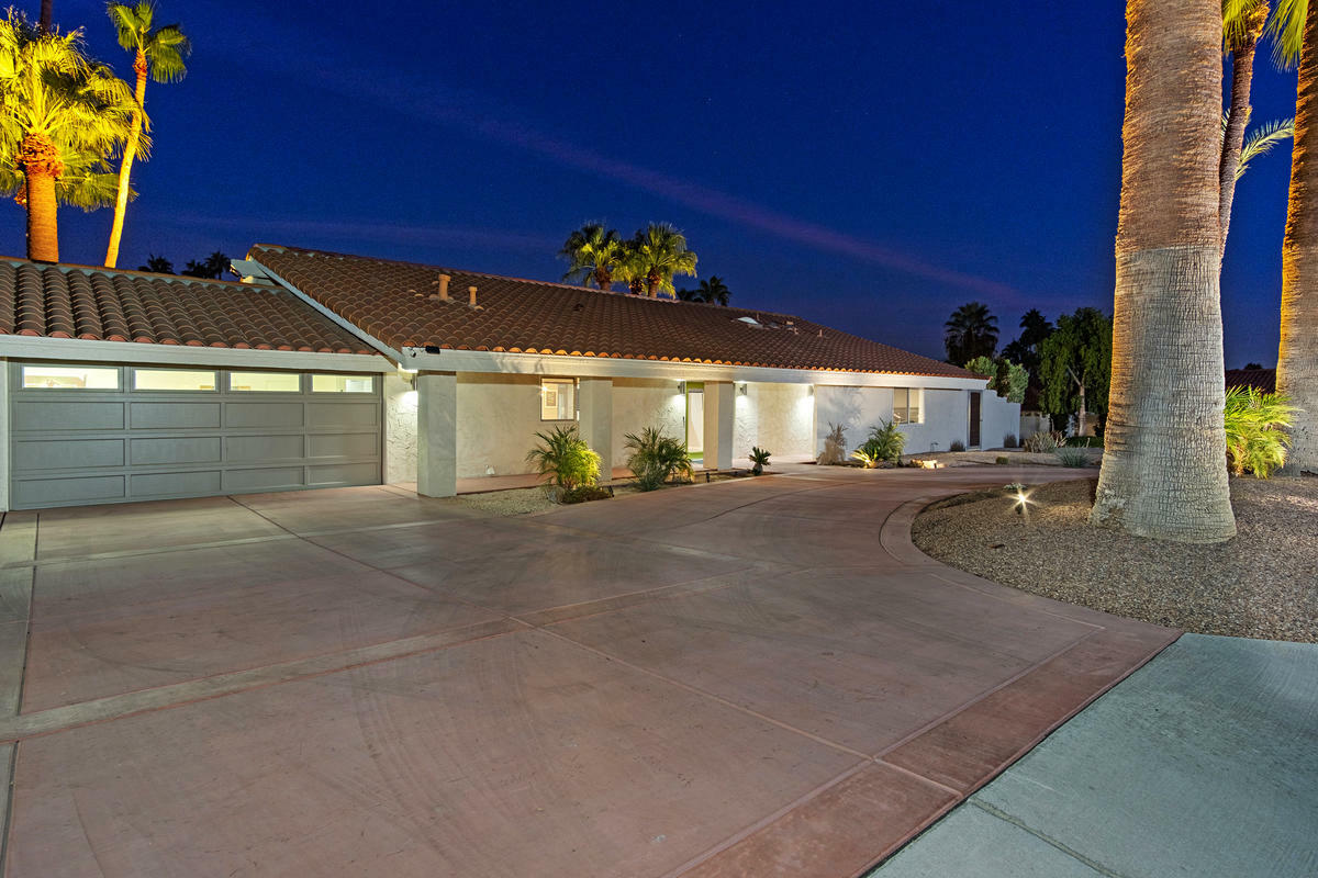 Property Photo:  72988 Skyward Way  CA 92260 