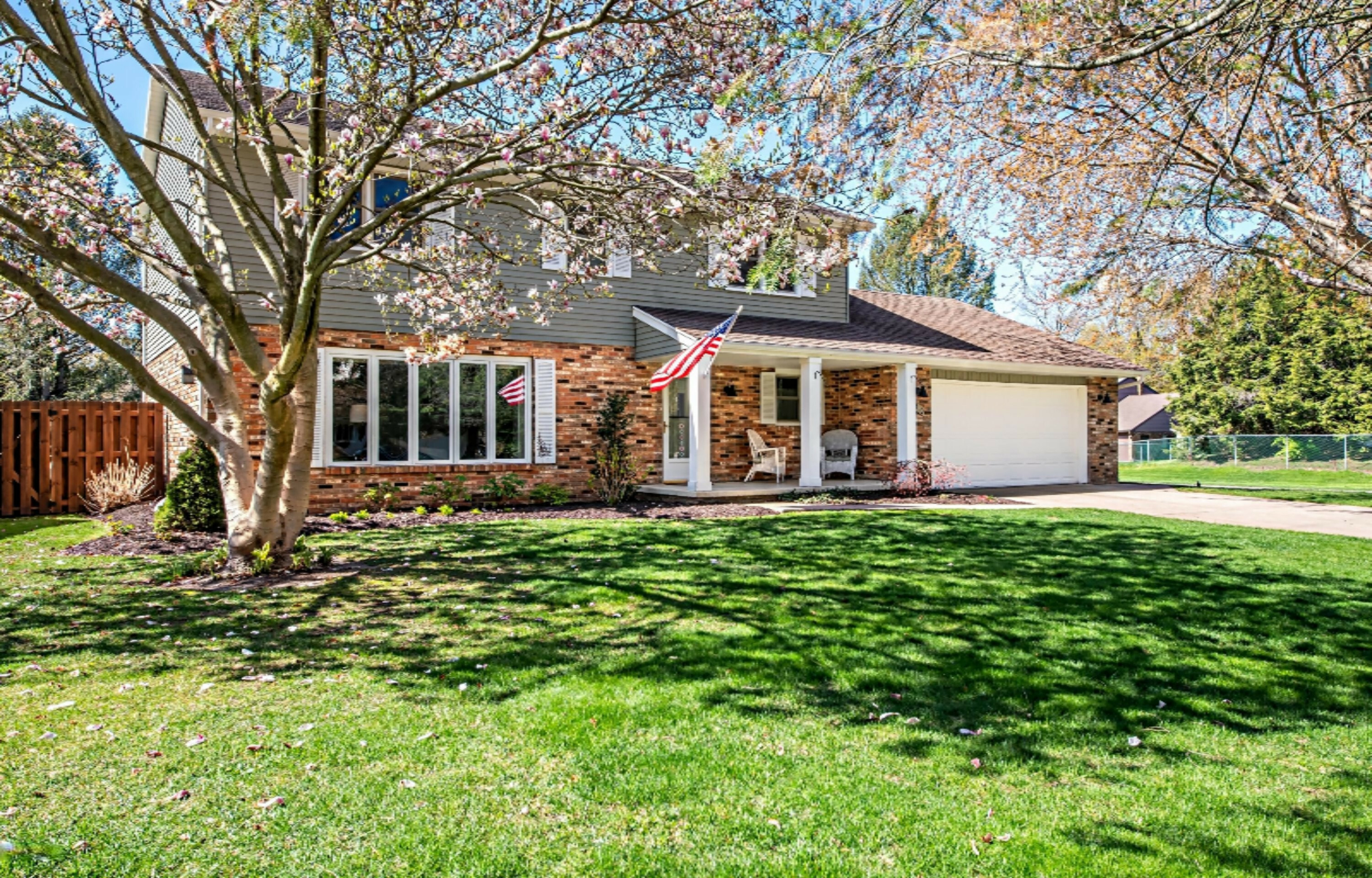 Property Photo:  1510 Manor Drive  MI 49085 