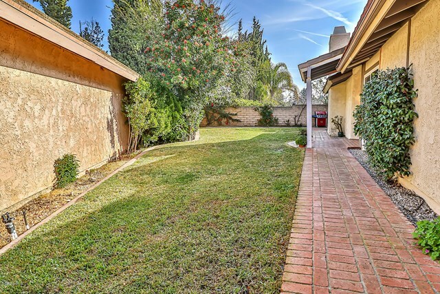 Property Photo:  28 Ilex Drive  CA 91320 