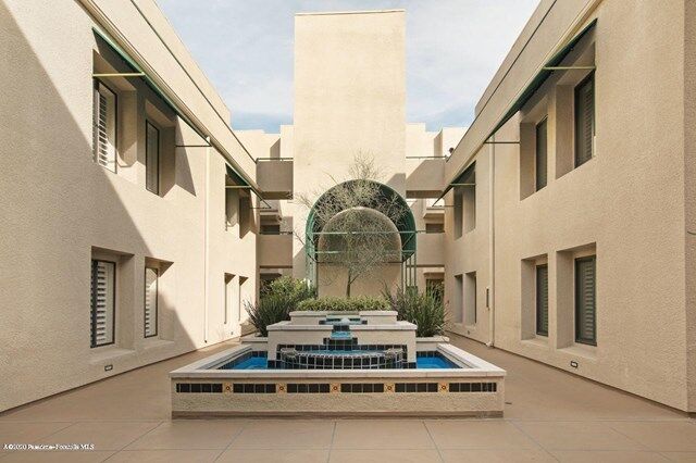 Property Photo:  484 S Euclid Avenue 111  CA 91101 