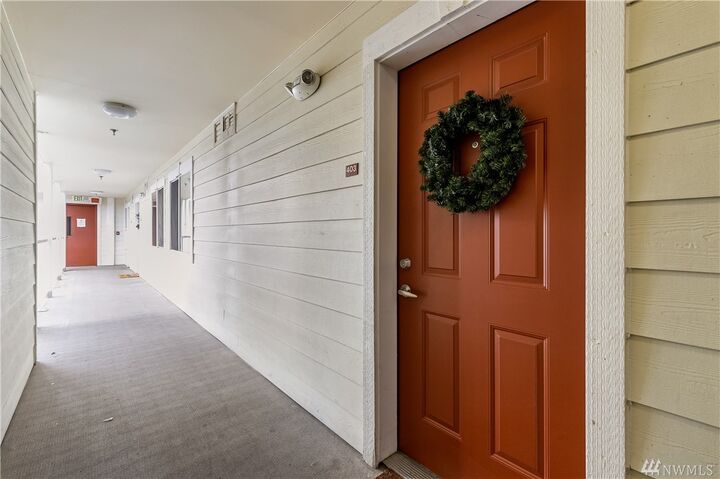 Property Photo:  1001 N State Street 403  WA 98225 