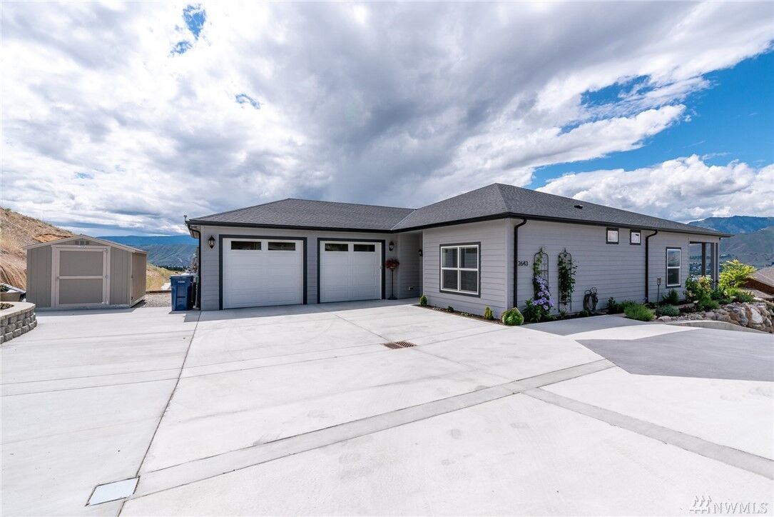 Property Photo:  2643  Catalina Avenue  WA 98802