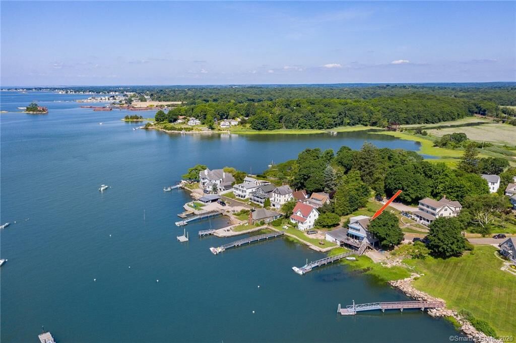Property Photo: 6 Halls Point Road CT 06405