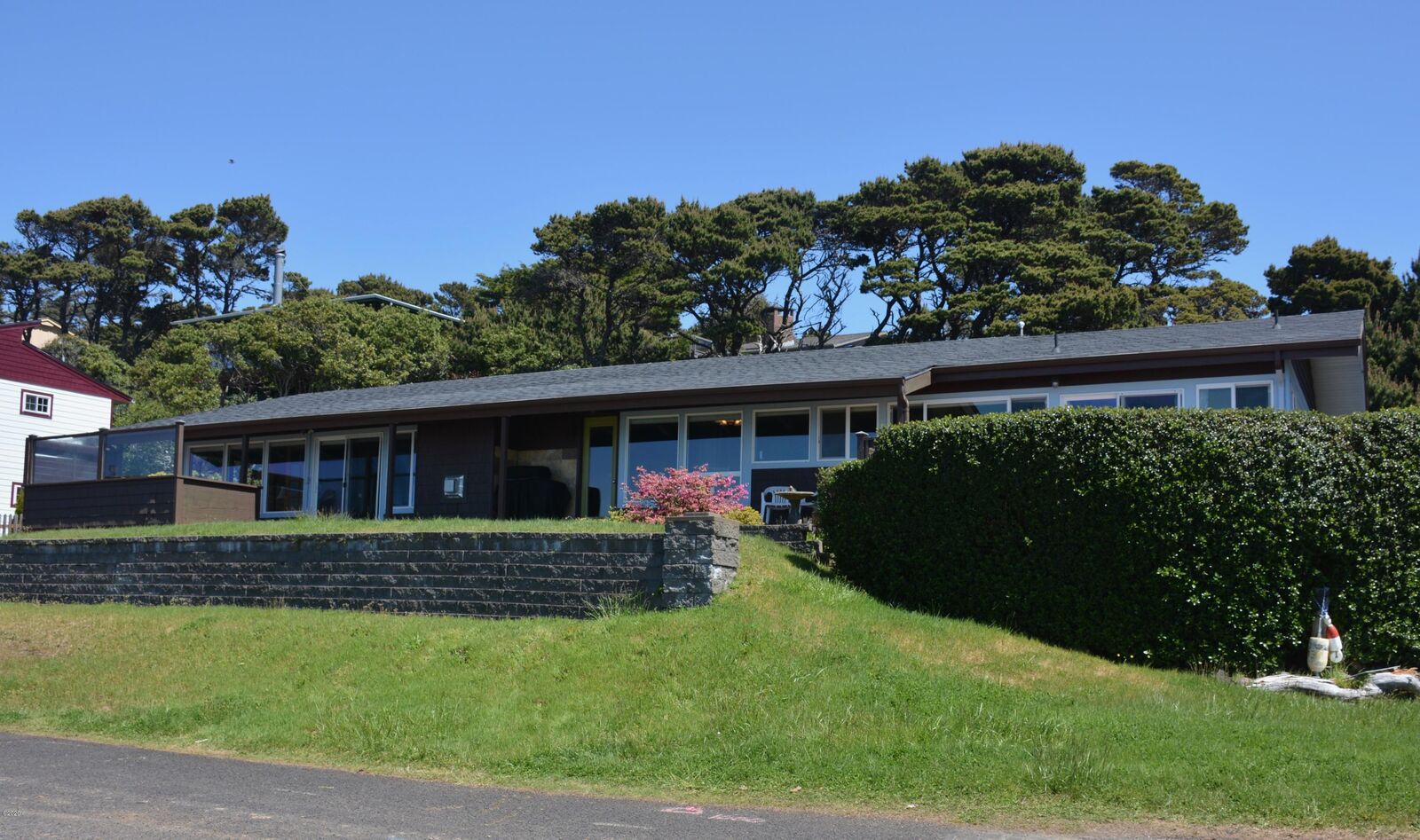 Property Photo: 544 NW 15th Street OR 97365