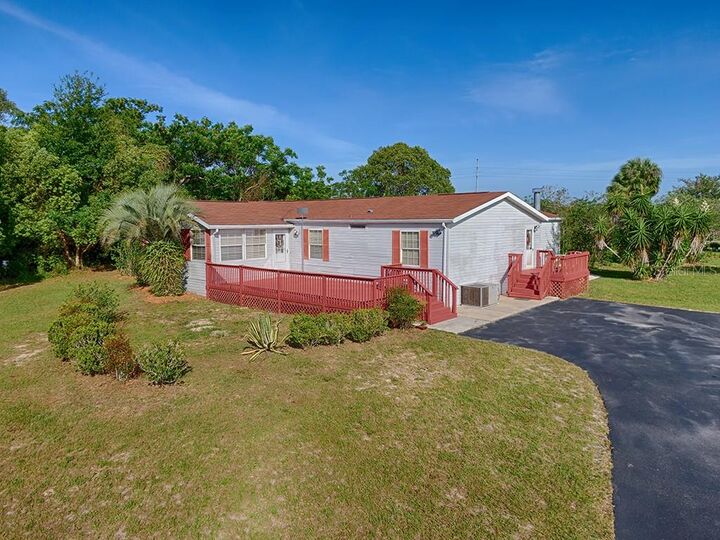 Property Photo: 14221 SE Sunset Harbor Road FL 32195