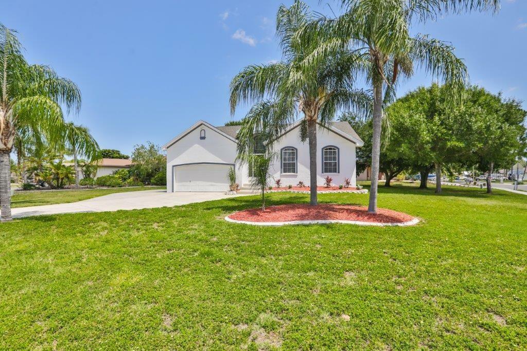 Property Photo:  6508 Manila Palm Way  FL 33572 