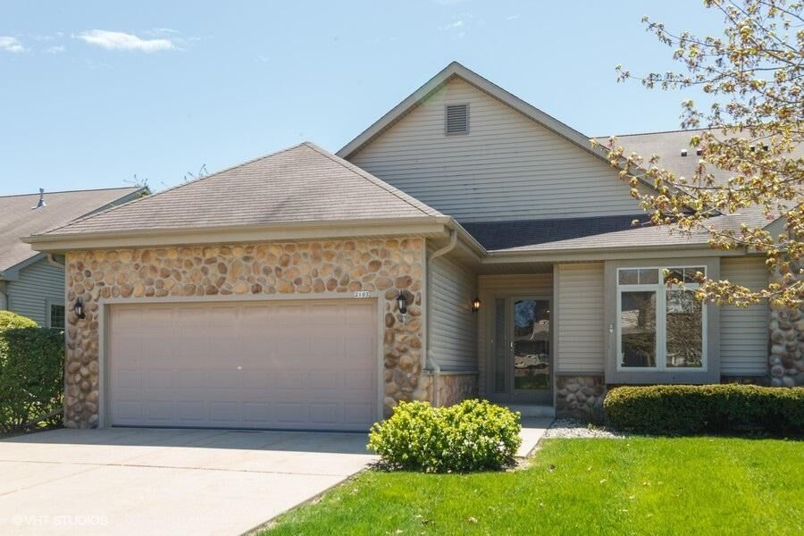 Property Photo: 2103 Seminole St WI 53024