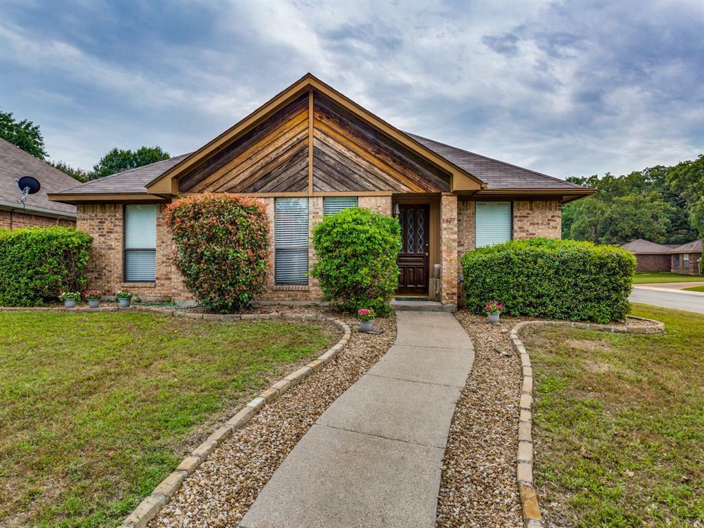 Property Photo:  1425 Misty Hollow Street  TX 76209 