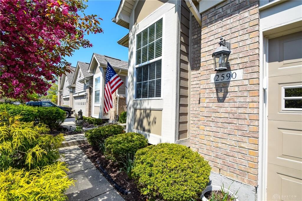 Property Photo: 2590 Greenside Drive OH 45431