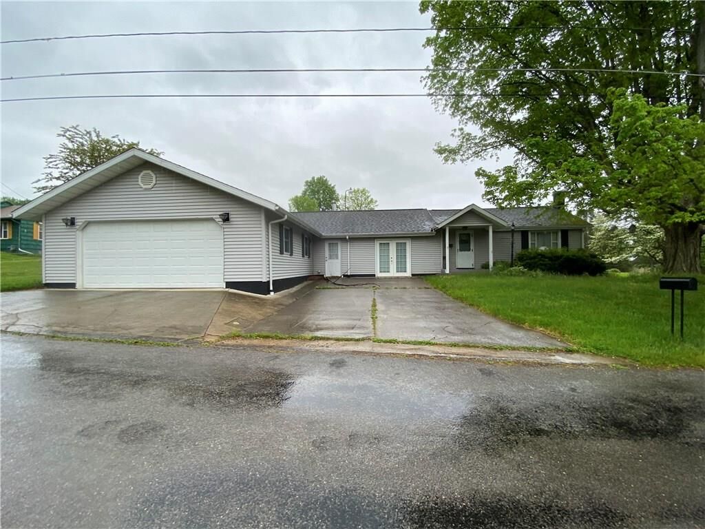 Property Photo: 9 W Homer Street PA 16125