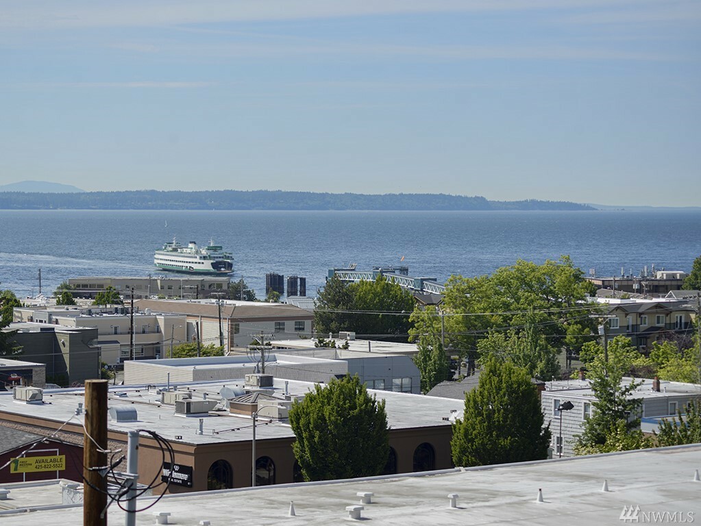 Property Photo: 533 Alder St A-7 WA 98020