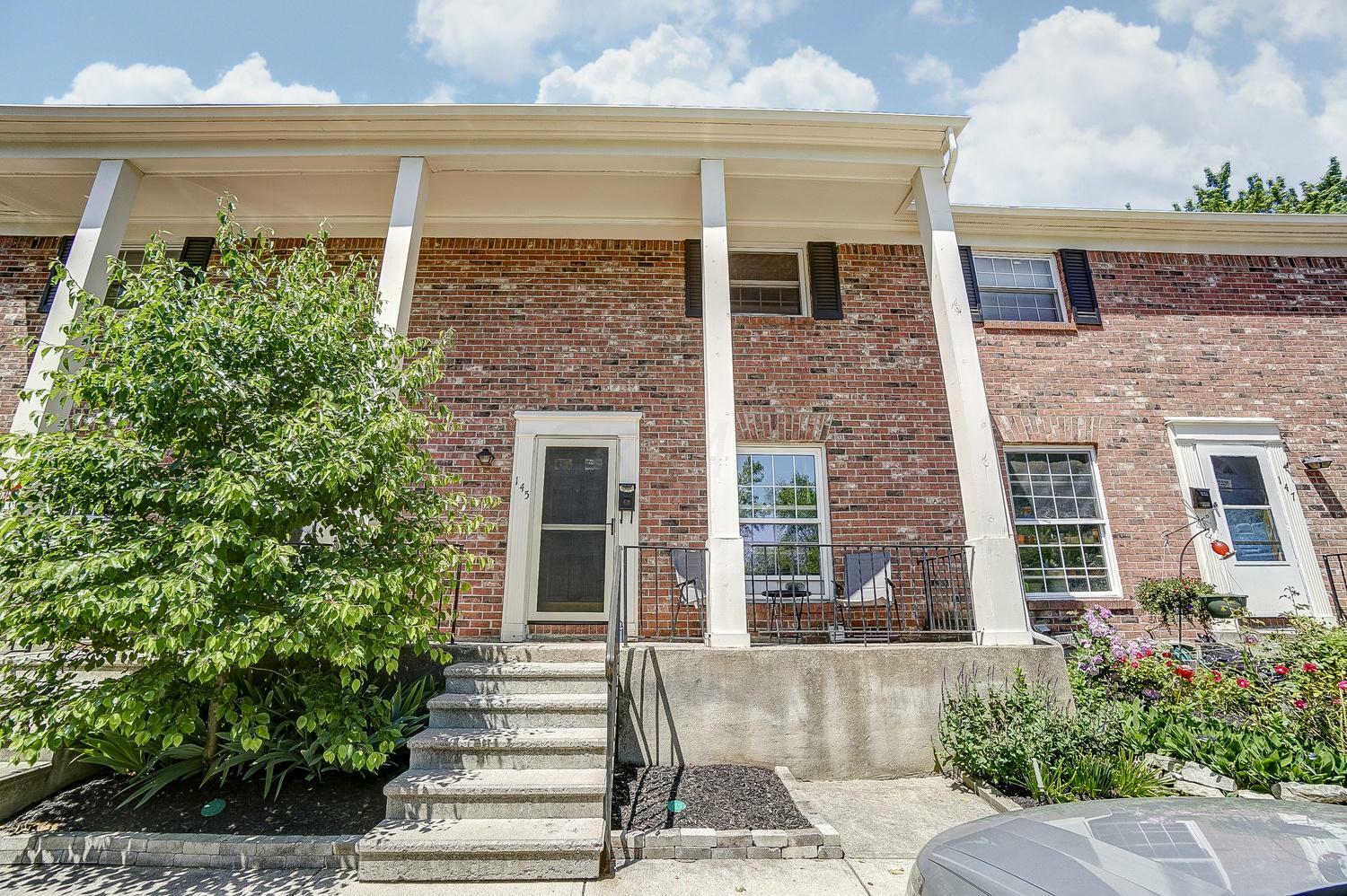 Property Photo: 145 Beacon Run W OH 43228