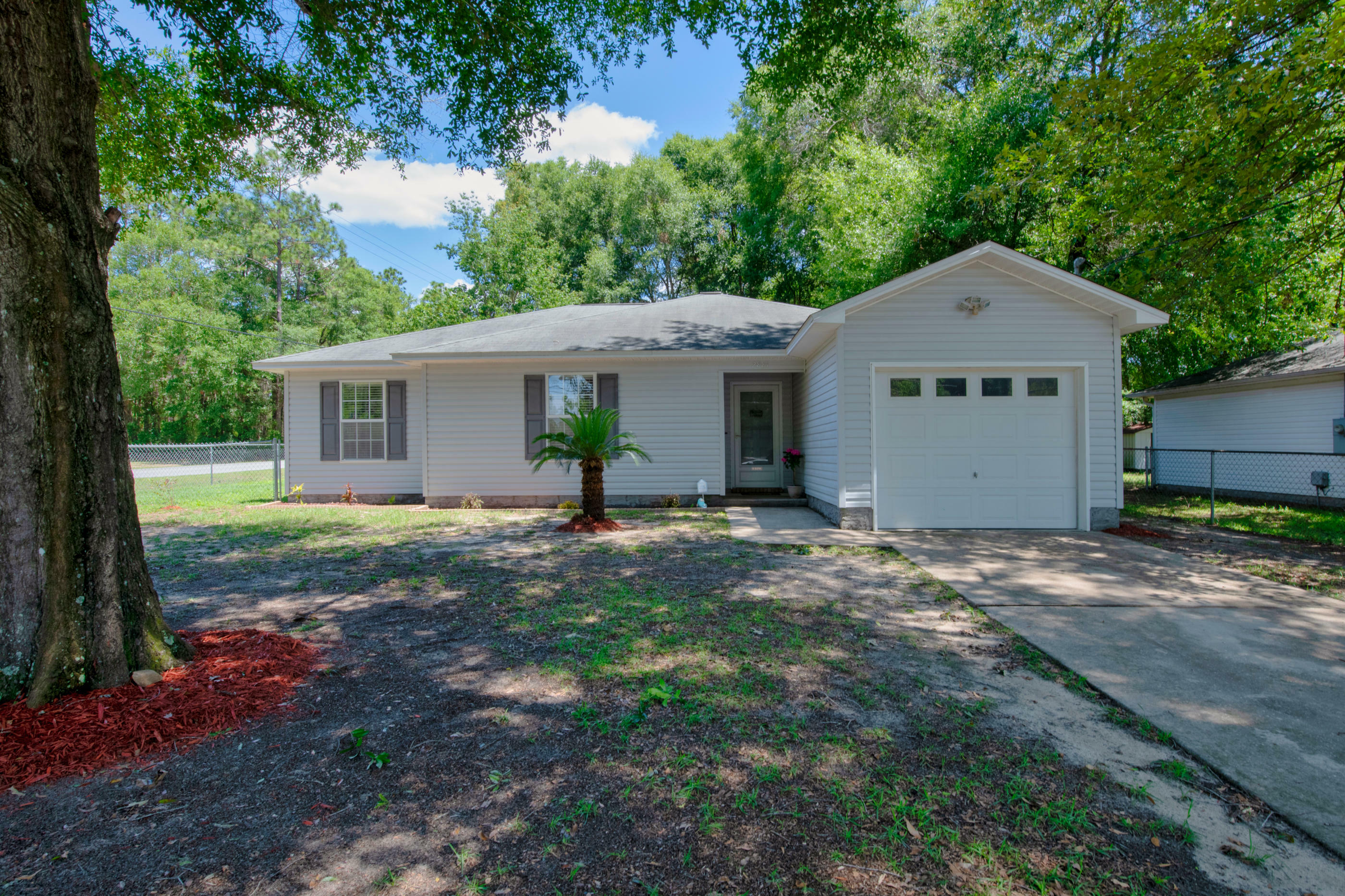 Property Photo:  2881 NE 2nd Avenue  FL 32539 