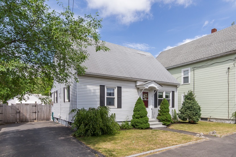 Property Photo:  384 Bartlett Street  NH 03102 