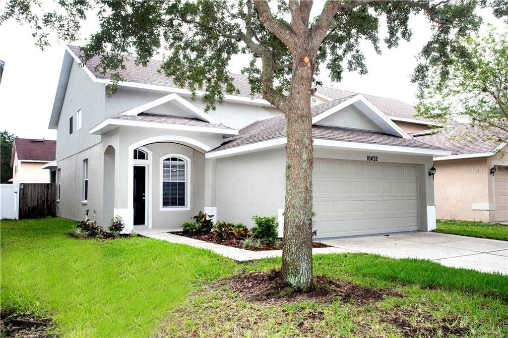 Property Photo:  10432 Avelar Ridge Drive  FL 33578 