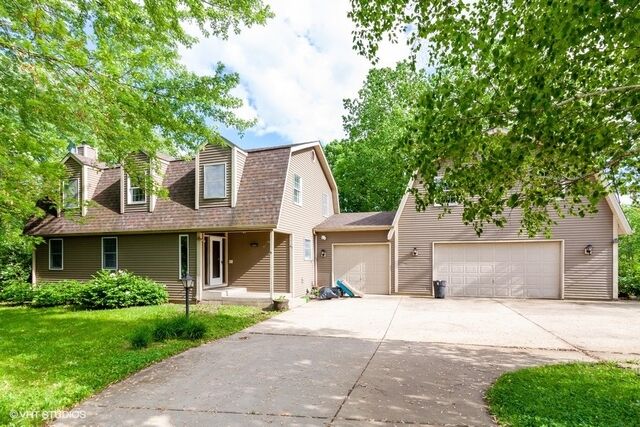 Property Photo:  45 Riverwood Drive  IL 60543 