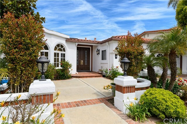 Property Photo:  6 Avenida De Azalea  CA 90275 