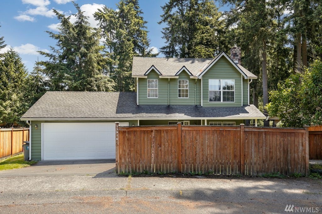 Property Photo: 25916 184th Park SE WA 98042