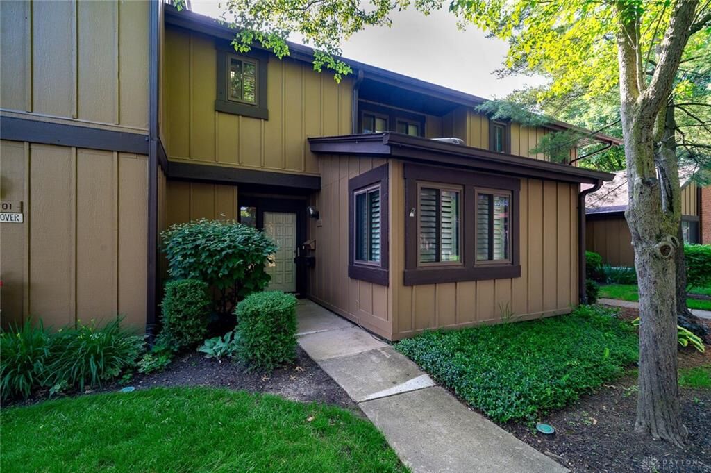 Property Photo: 1302 Keystover Trail OH 45459