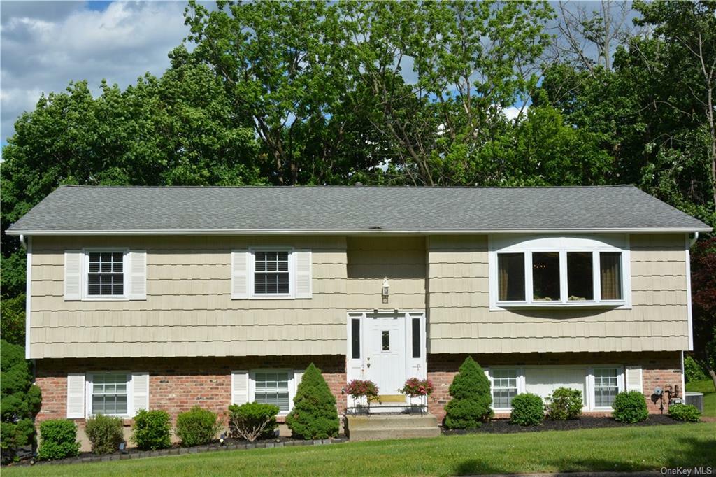 Property Photo:  1 Muir Lane  NY 10956 