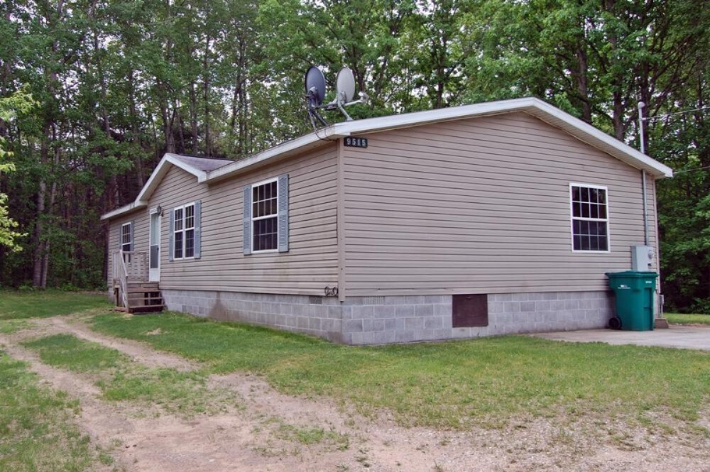 Property Photo:  9515 Buchanan Road  MI 49332 