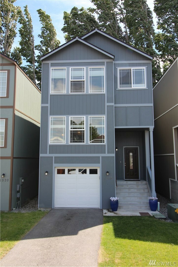 Property Photo: 1518 Historic Lane WA 98801