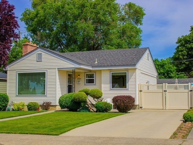 Property Photo: 1324 W Gordon Ave WA 99205-2751