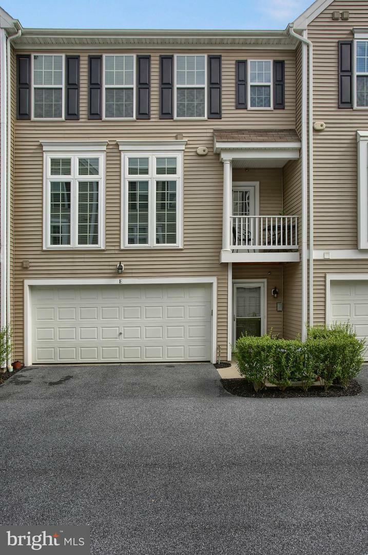 Property Photo:  3013 E Meridian Cmns  PA 17055 