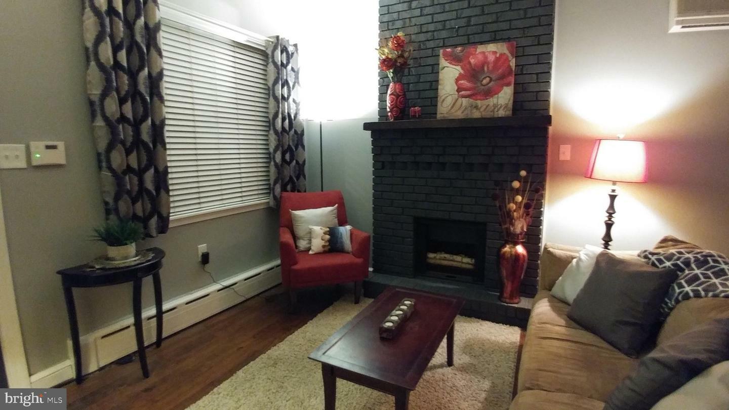 Property Photo: 1039 S 6th Street PA 19147