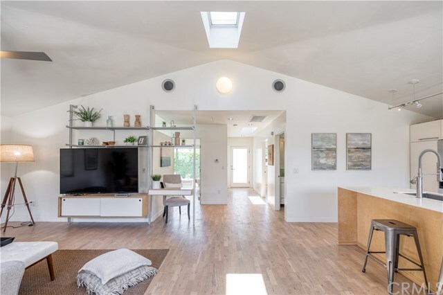 Property Photo: 2924 Stanford Avenue CA 90292