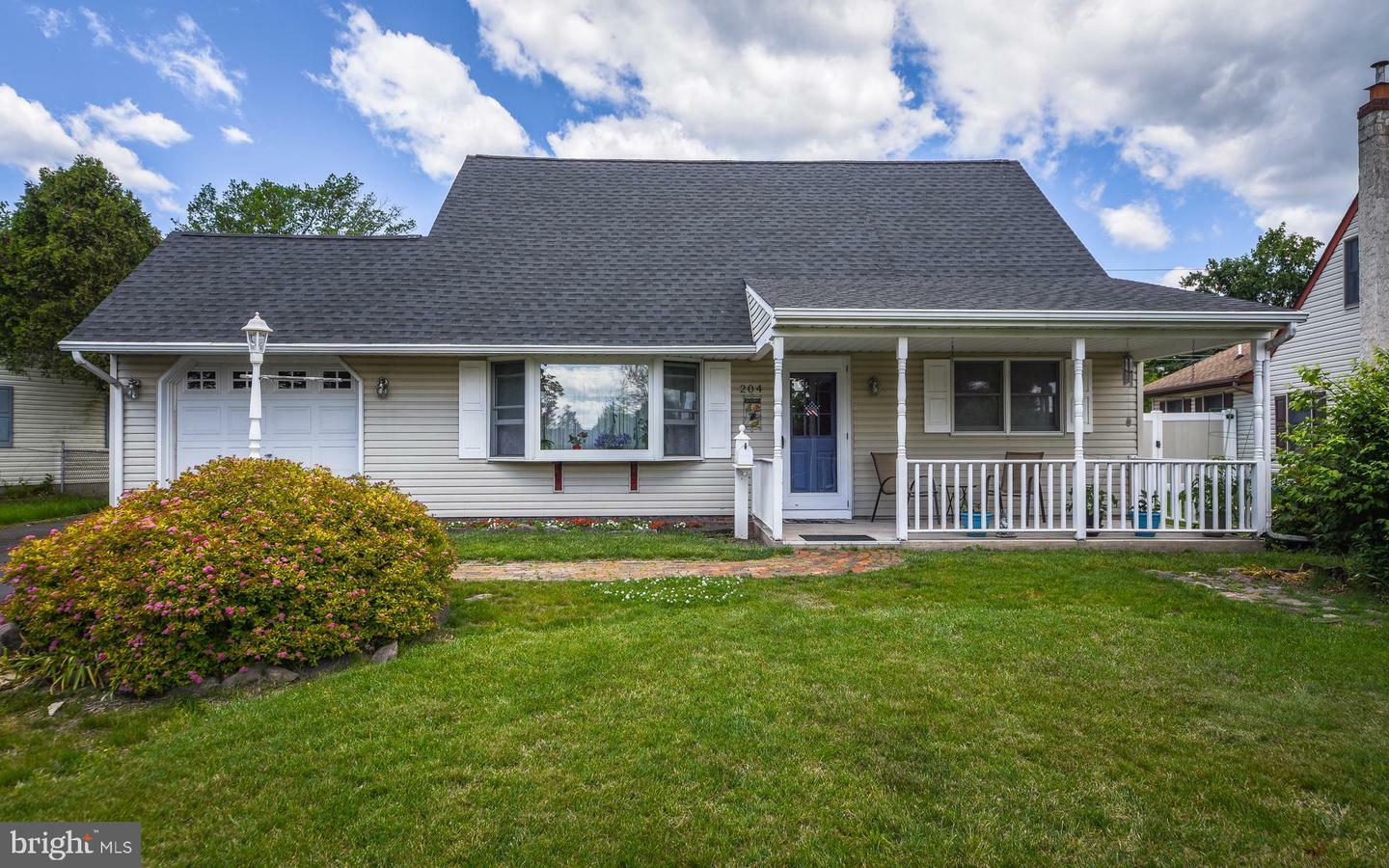 Property Photo:  204 Elderberry Drive  PA 19054 