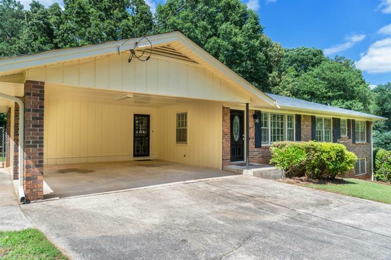 Property Photo:  6376 Queens Drive  GA 30135 