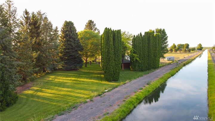 Property Photo: 1645 Road M SE WA 98837