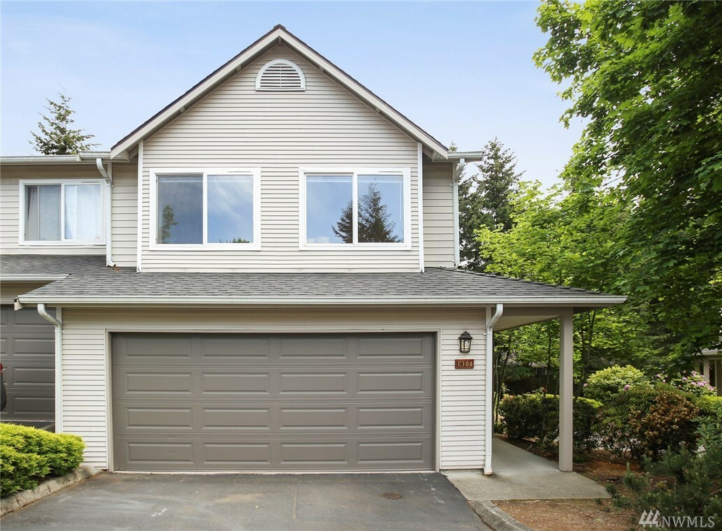 Property Photo:  4808 NE Sunset Blvd E104  WA 98059 